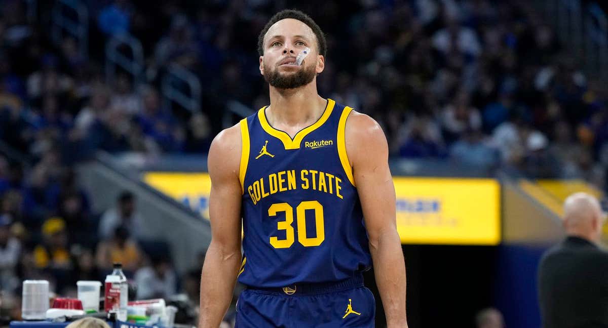 Stephen Curry durante uno de los últimos partidos de los Golden State Warriors