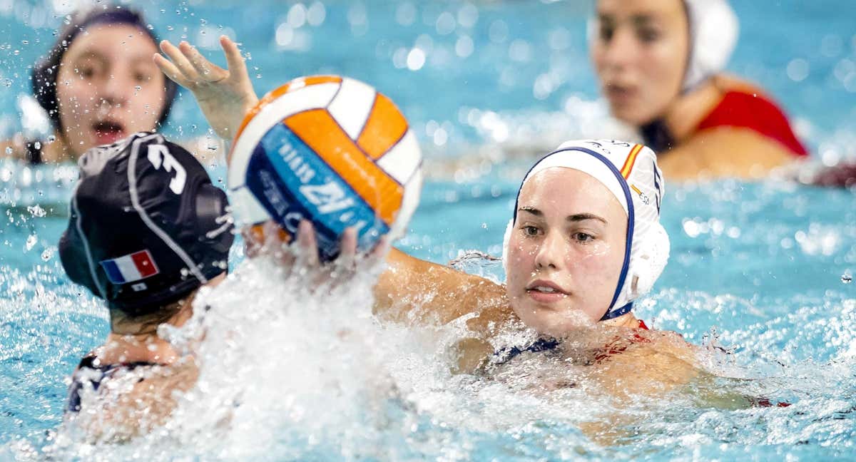 La jugadora de la Selección Nona Pérez, durante el partido contra Francia./EFE