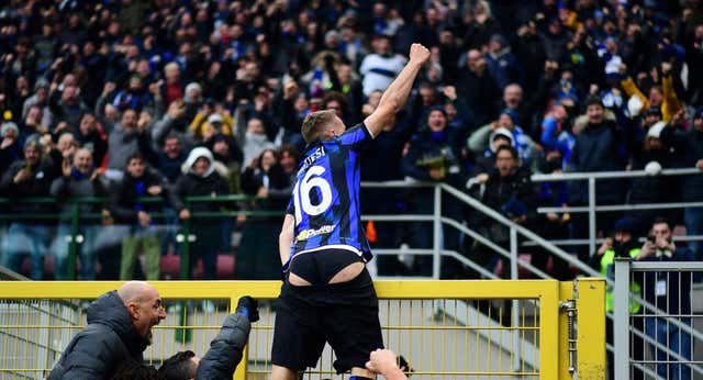 El Inter se corona campeón de invierno tras una victoria épica