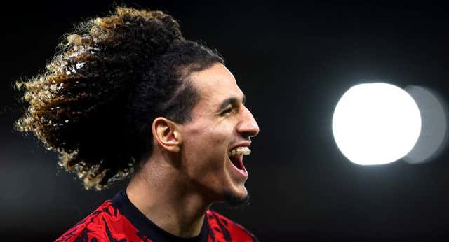 Muzambo y Hannibal, más piezas para el complicado puzle del Sevilla