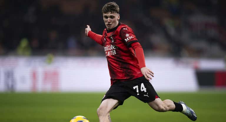 Álex Jiménez, con el Milan.