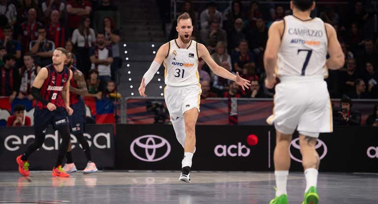 Dzanan Musa celebra una de sus acciones frente al Baskonia