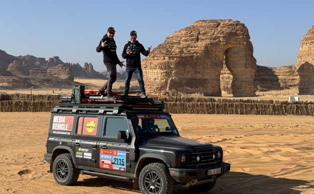 Isaac Feliu y Carles Falcón, antes de empezar en el Rally Dakar 2024.  TwinTrail