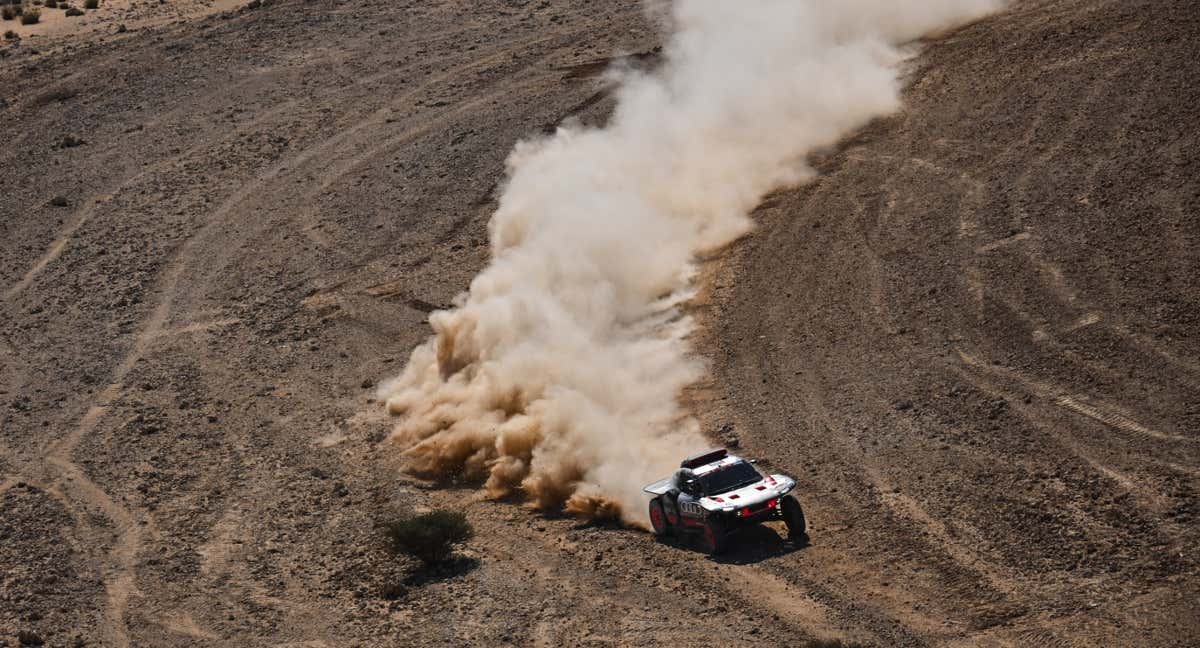 Carlos Sainz y Lucas Cruz, durante una etapa del Rally Dakar 2024.