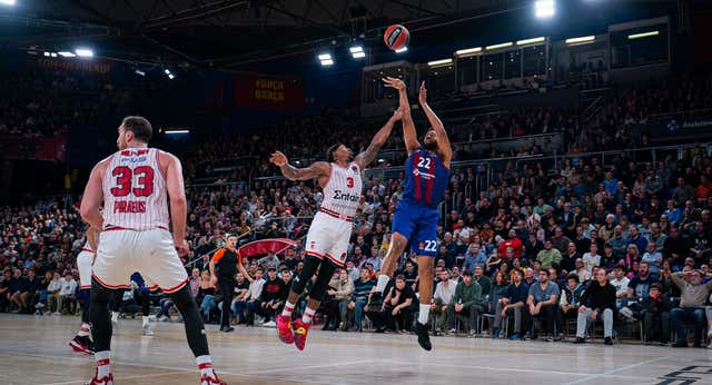 El Barça sobrevive a las bajas y al empuje del Olympiacos y saca un valioso triunfo en el Palau