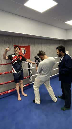 Joxe Eguzkiza, seguidor de Osasuna, es uno de los protagonistas en el documental.   COPA90