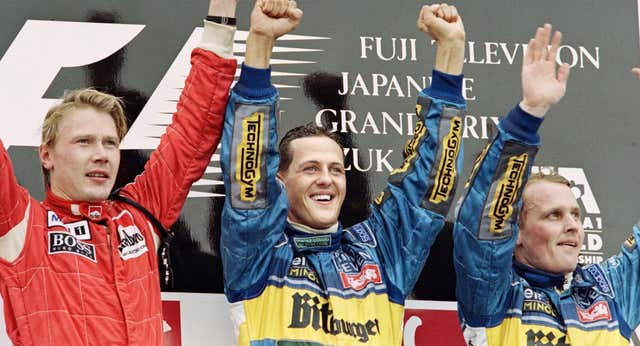 El rayo de esperanza sobre Michael Schumacher: “Me dicen que se sienta a cenar”