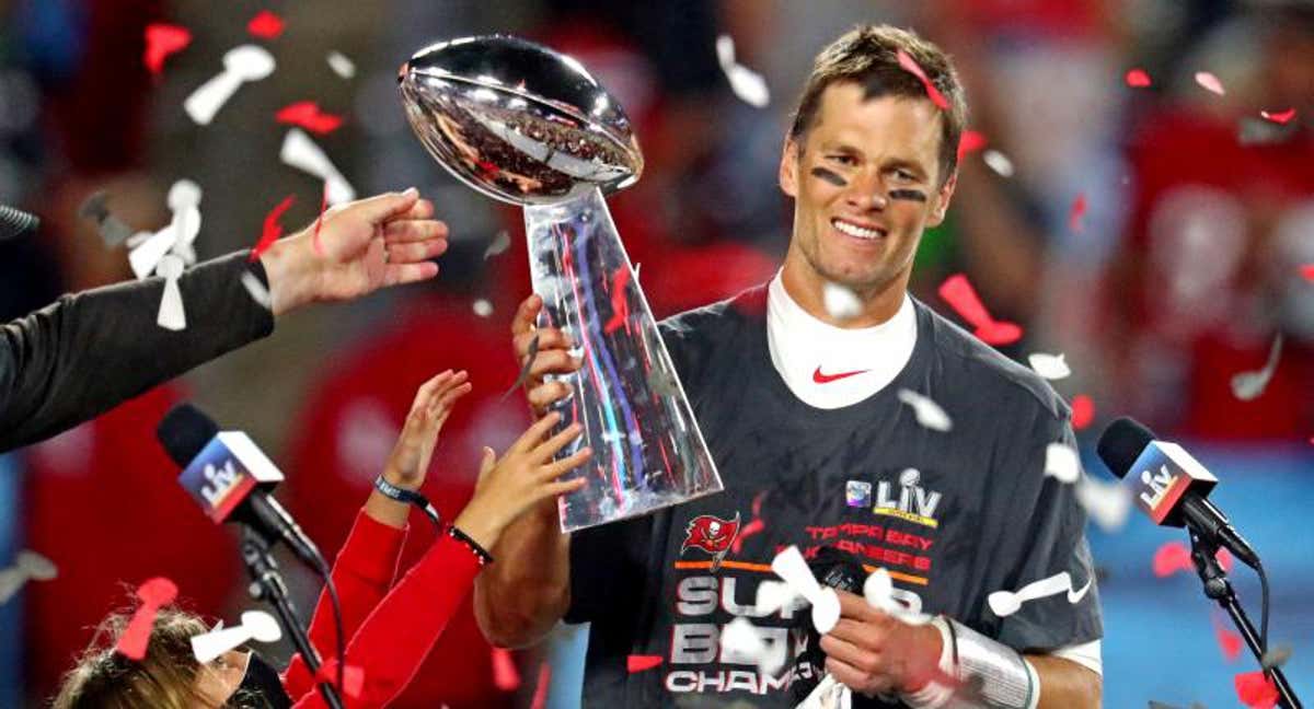 Tom Brady con su último trofeo Vince Lombardi./Reuters