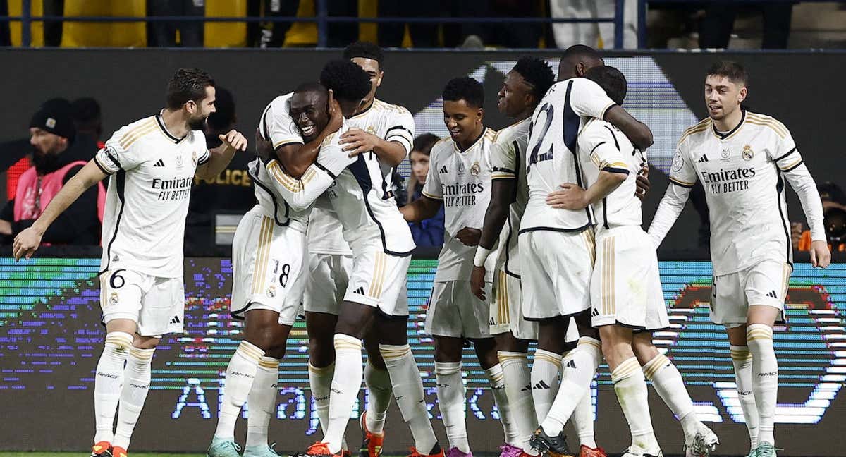 El Real Madrid celebra el gol de Mendy contra el Atlético./REUTERS