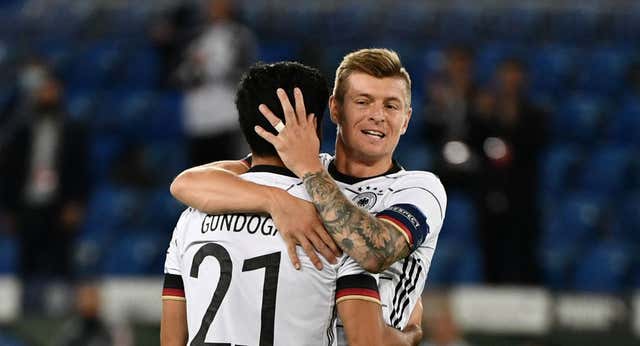 Gündogan y Kroos, frente a frente: dos cerebros «insustituibles» que desafían al «fútbol moderno»