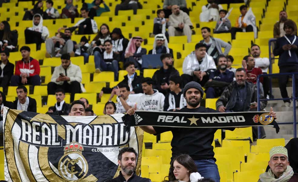Clubes, entrenadores, jugadores y afición se ponen de acuerdo en las quejas por Arabia: "No te puedes tomar una cerveza"