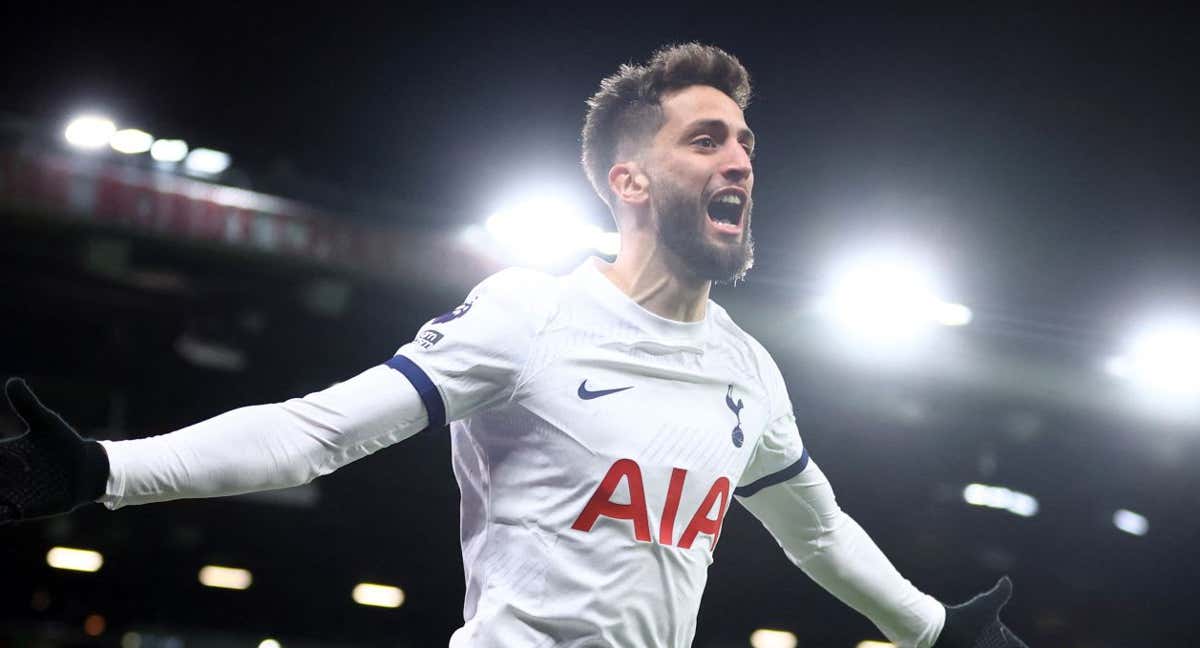 Bentancur celebra un gol con el Tottenham.