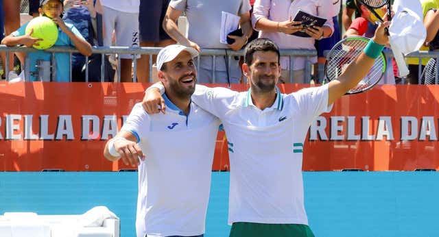 Novak Djokovic renueva el equipo y asciende a su “hermano” español a team mánager
