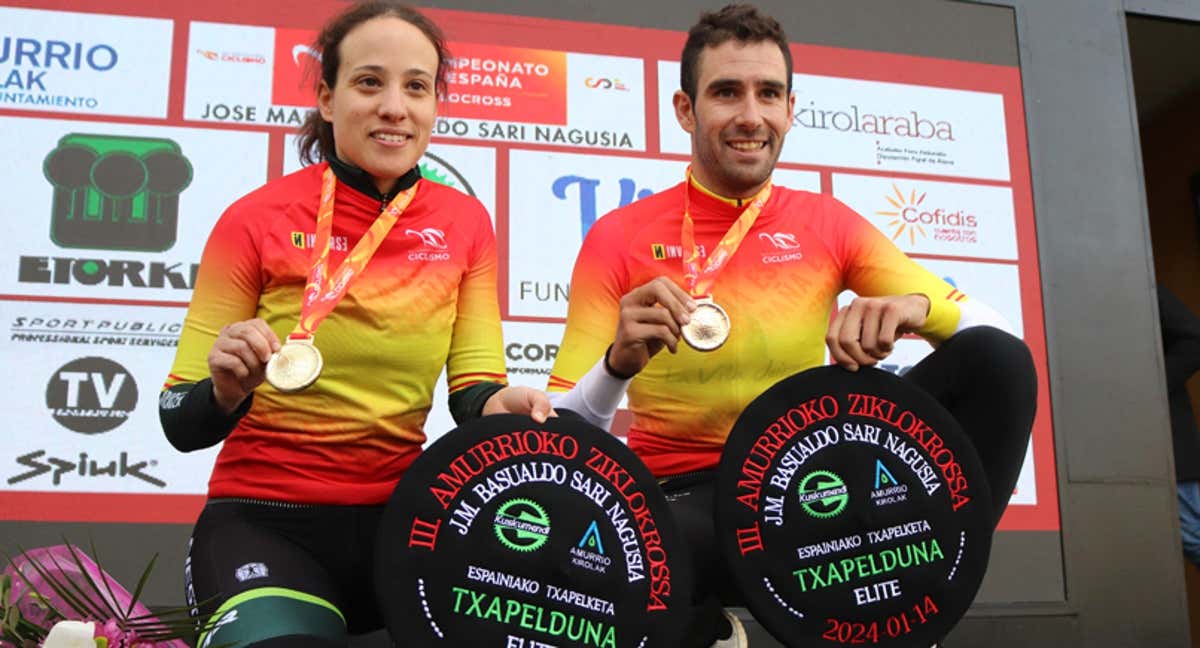 Lucía González y Felipe Orts, con sus maillots rojigualda. /RFEC