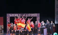 'No hay verano sin besos', la chirigota que homenajea a las campeonas del mundo en el carnaval