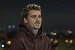 De noche, con Madrid de fondo y frente al Metropolitano: Griezmann mantiene una conversación con Luis Aragonés que “nunca” pensó que iba a tener