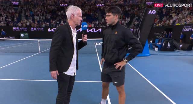 McEnroe se cuela por sorpresa en la celebración de Alcaraz: “¡Cállate la boca!”