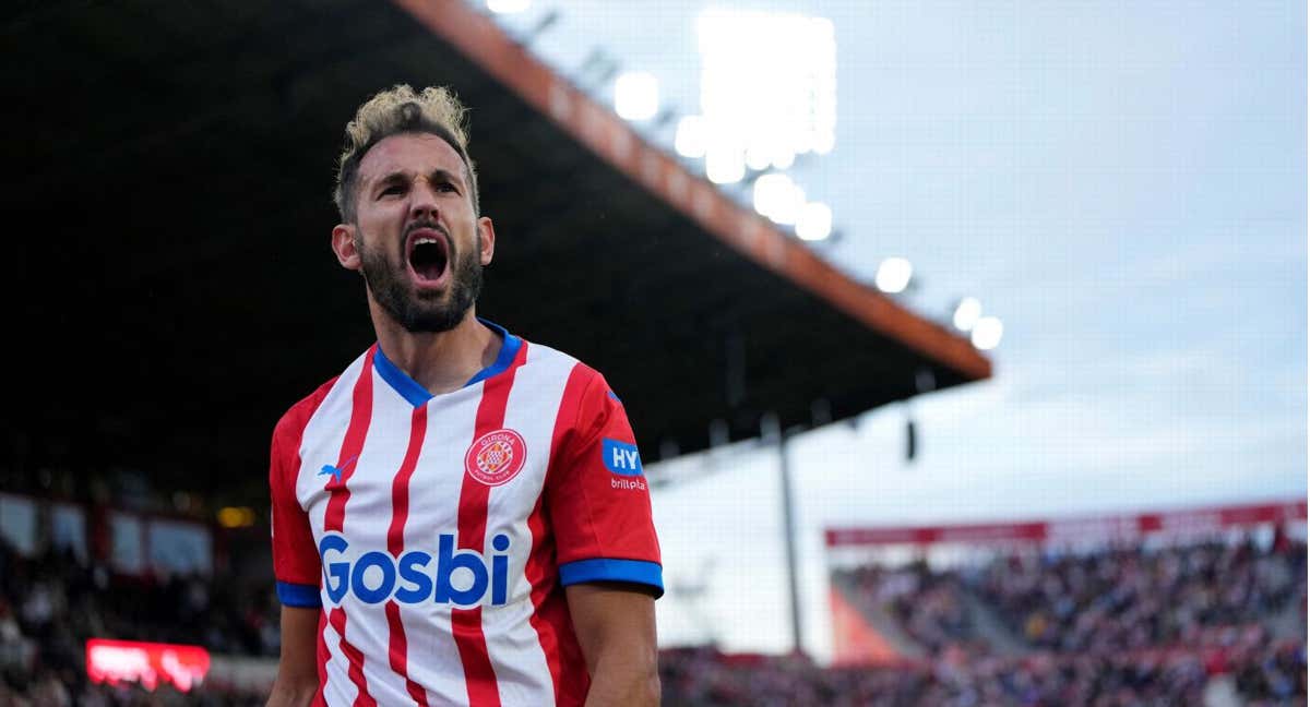 Stuani celebra uno de sus goles en Montilivi./AFP