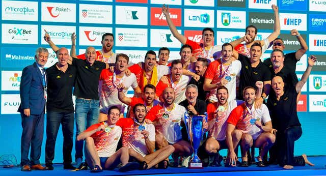 La mirada al cielo de David Martín y las lágrimas de Joan Jané: el ‘humanista’ que hay detrás de una Selección de leyenda