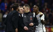 Vinicius contra todos: Simeone y el brasileño terminaron con bronca el tiempo reglamentario