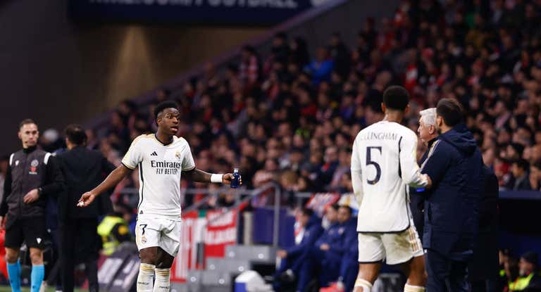 Vinicius y Bellingham, con Ancelotti.