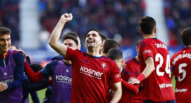 Areso resucita a Osasuna con un gol de videojuego y hunde al Getafe