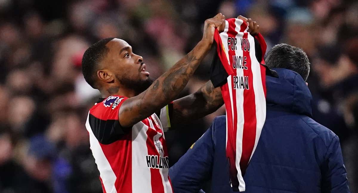 Ivan Toney celebra su gol frente al Nottingham Forest.