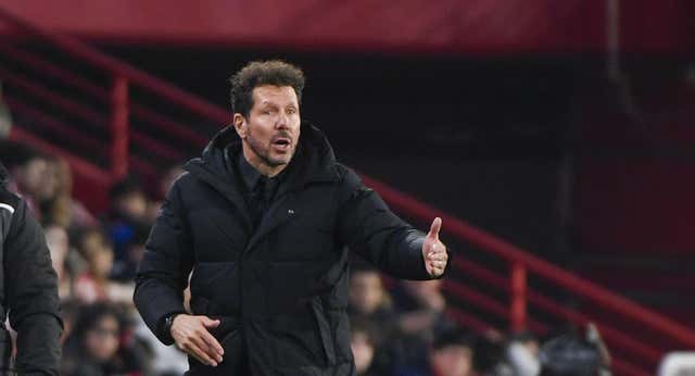 Simeone lanza un mensaje para apagar el fuego contra los árbitros: «Está todo muy fino…»
