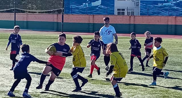 El gesto viral de un árbitro español hacia un niño del que todo el mundo habla en el rugby patrio