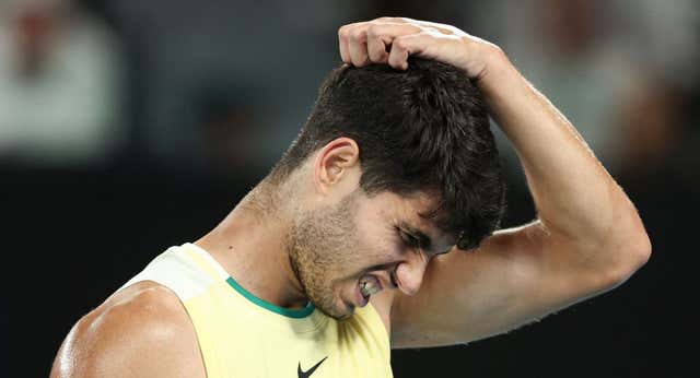 Carlos Alcaraz se estrella ante el mejor Zverev y dice adiós en cuartos del Open de Australia