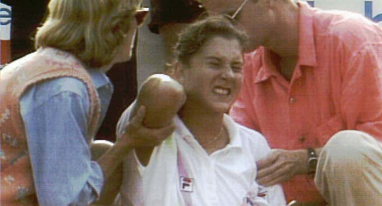 Momento en el que Monica Seles fue apuñalada.