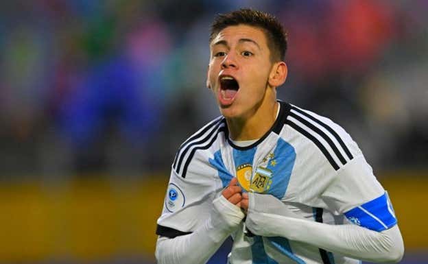 Echeverri celebra un gol en el sudamericano sub-17.  AFP