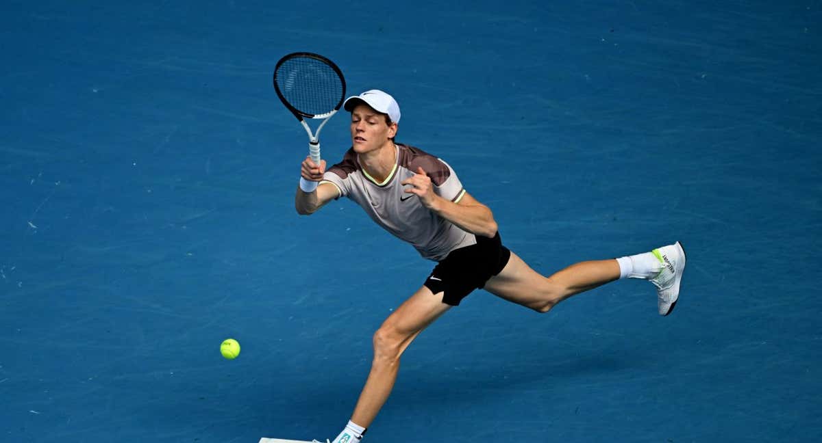 El italiano Janik Sinner dio la nota en el Open de Australia 2024 eliminando a Djokovic y jugará la final con Daniil Medvedev.