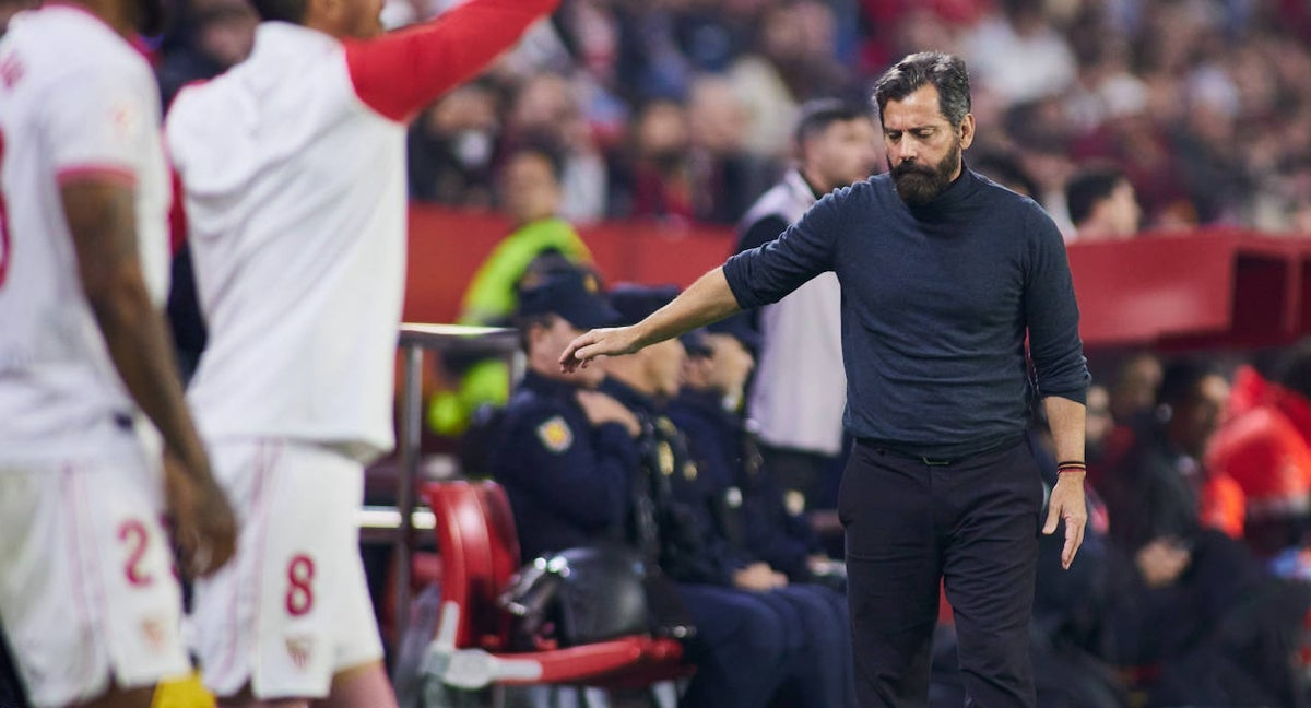 Quique Sánchez Flores, durante el partido ante Osasuna.