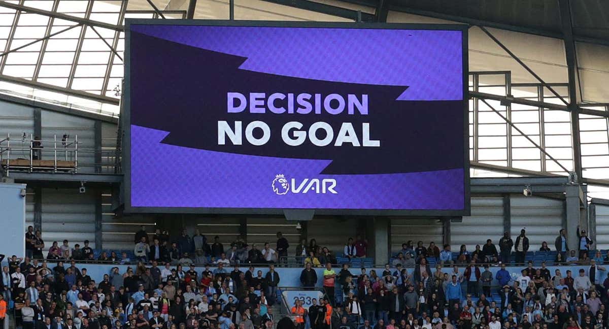 Una jugada de VAR en la Premier.