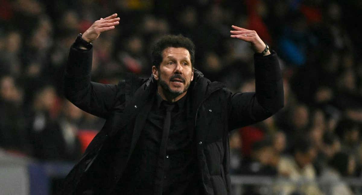 Simeone durante el partido ante el Rayo. /AFP