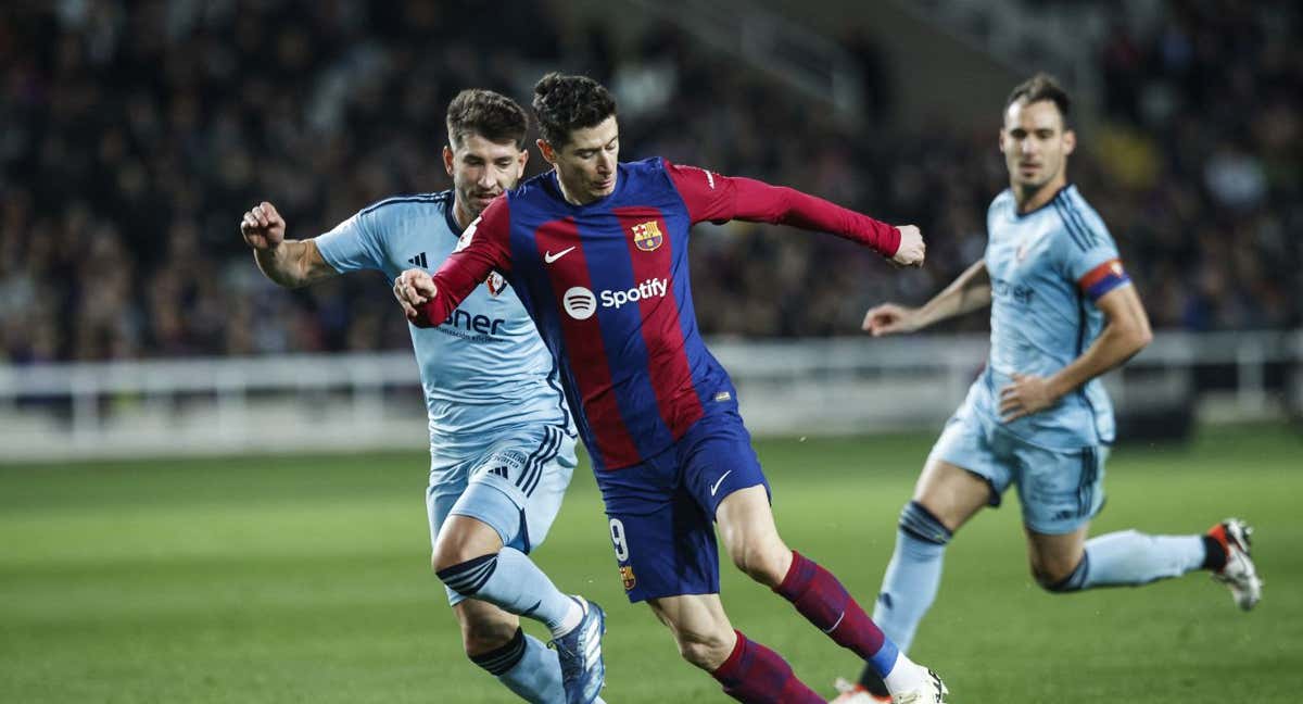 Lewandowski, en un partido con la camiseta Nike. /AFP