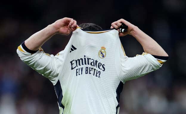 Emirates es el principal patrocinador del Real Madrid desde 2013. REUTERS