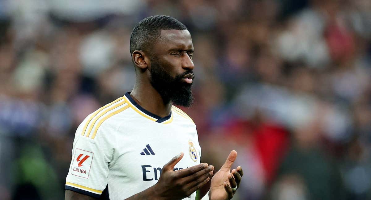 Antonio Rüdiger, rezando antes de un partido./Reuters