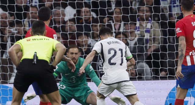 Un error en cadena que rompe la racha del Atlético
