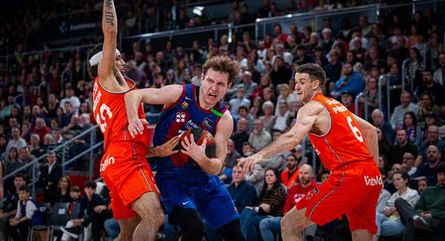 El Valencia Basket sorprende al Barça en el Palau e incendia la parte alta de la Liga Endesa