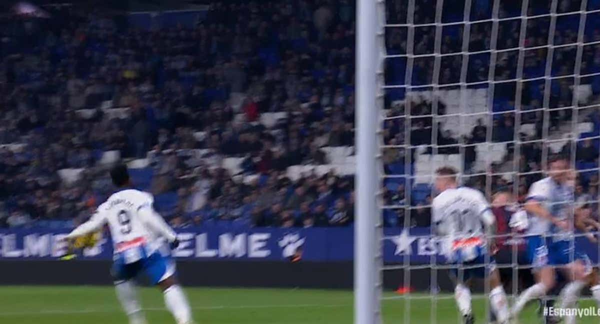 Mano de Keita Balde ante el Levante.