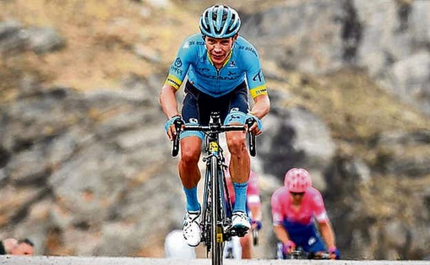 Superman Lopez en una etapa del Giro.
