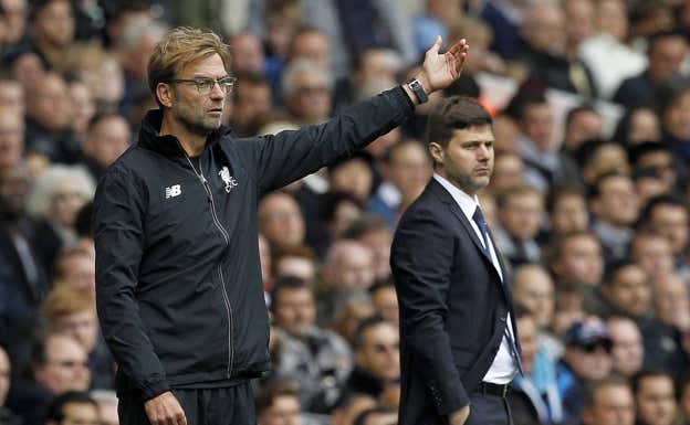 Klopp y Pochettino, en un partido del año 2015. AFP