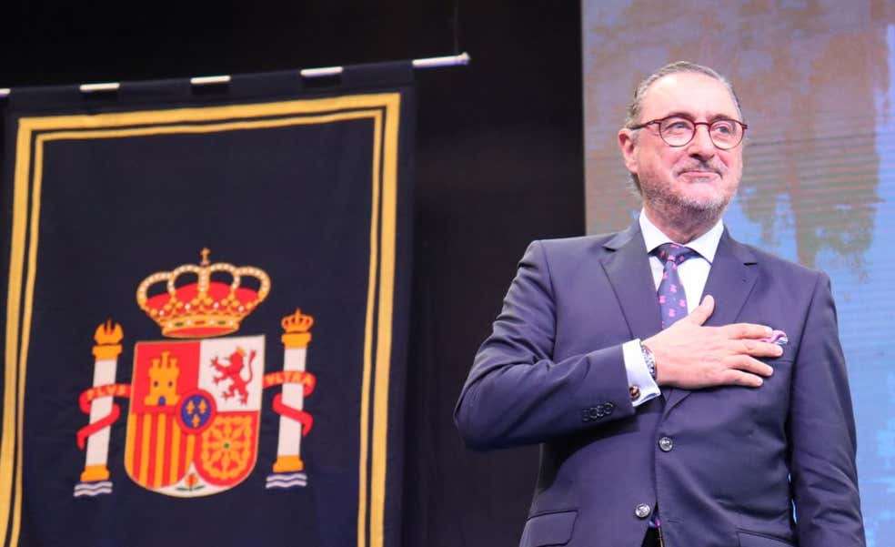 La letra pequeña de la candidatura de Carlos Herrera a la RFEF: no es tan fácil como anunciarlo en la radio