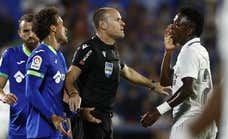 Mateu Lahoz lanza un mensaje a la afición del Valencia antes de la visita de Vinicius: “Espero que demuestren educación”