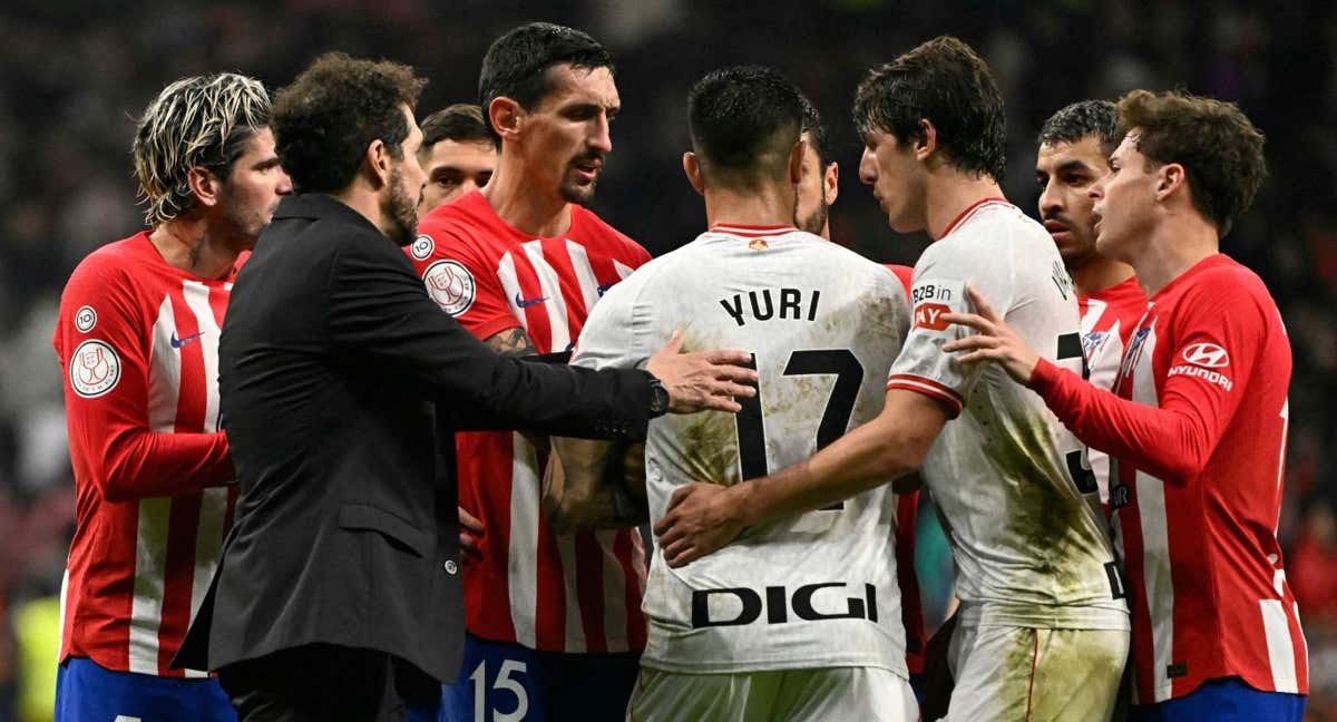 Tangana final en el Atlético-Athletic./JAVIER SORIANO / AFP