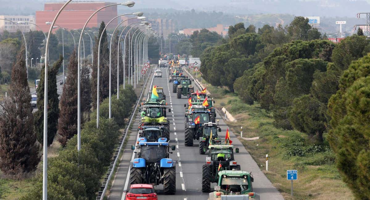 La tractorada paraliza el fútbol sala