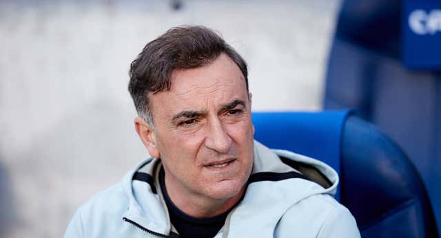 Carlos Carvalhal se va a los dos meses y deja la trituradora del Olympiacos: siete entrenadores en 18 meses