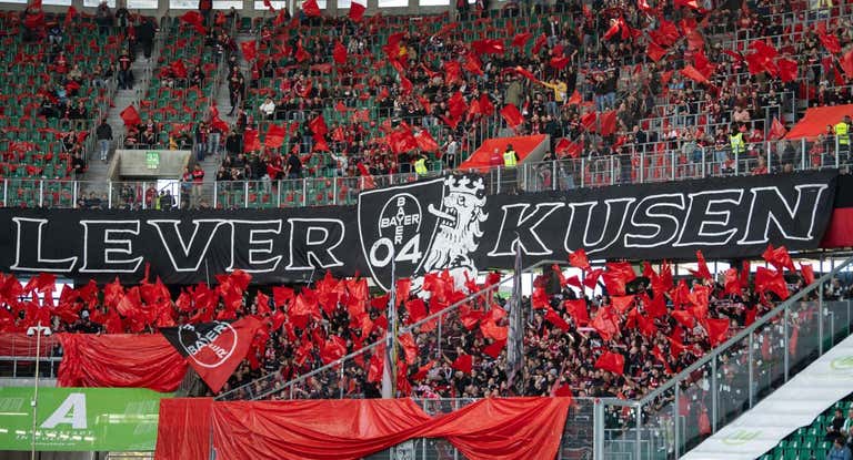 Aficionados del Bayer Leverkusen, en un partido de la Bundesliga.